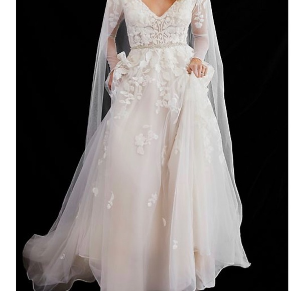 Brand new wedding dress